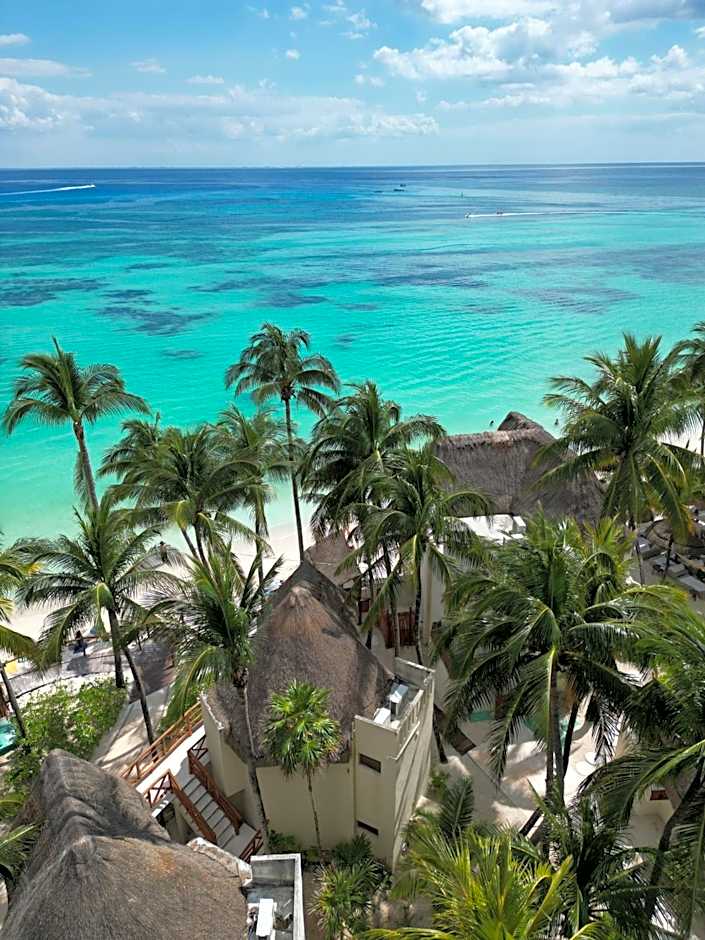 'Syrena Luxury Caribbean' Heart of Playa del Carmen - Fast Wi-fi - Sea Views