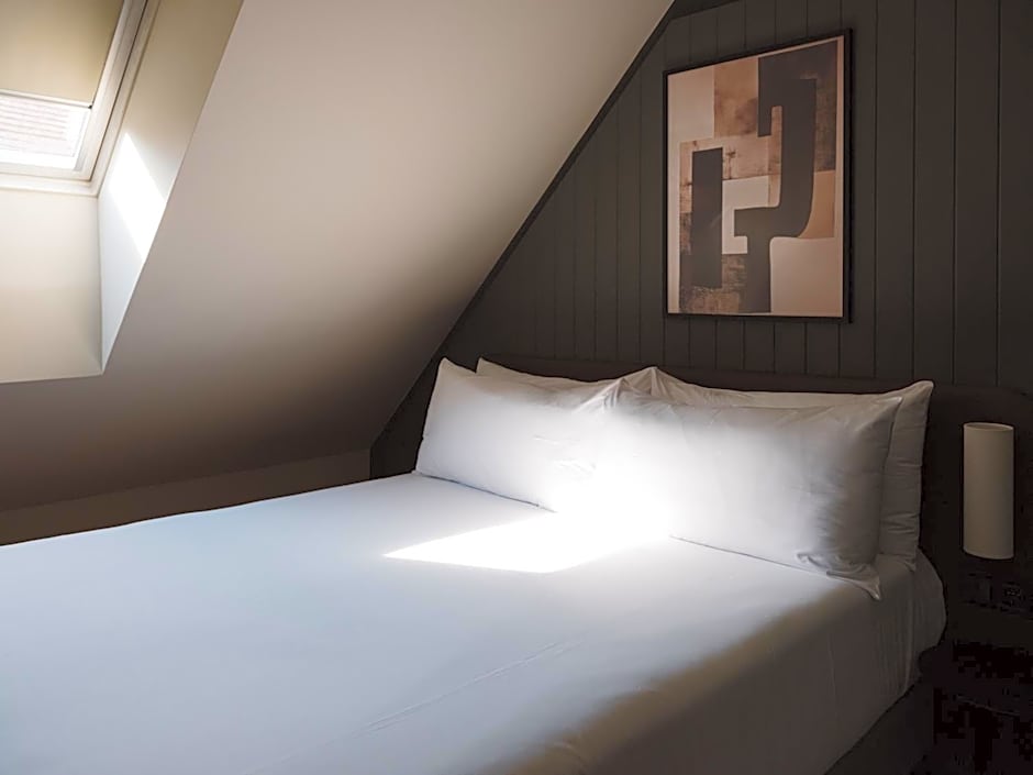 Honest Budapest by Chic & Basic