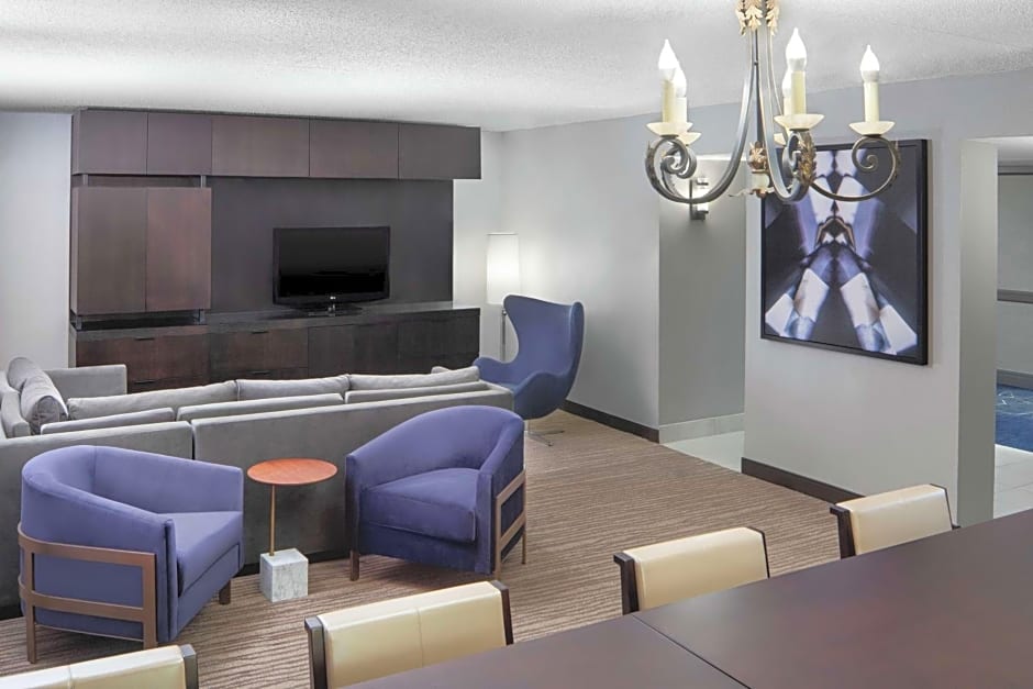 DoubleTree by Hilton Hotel Newark Airport
