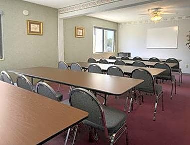 Days Inn by Wyndham Hillsdale