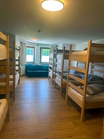 10-Bed Mixed Dormitory Room
