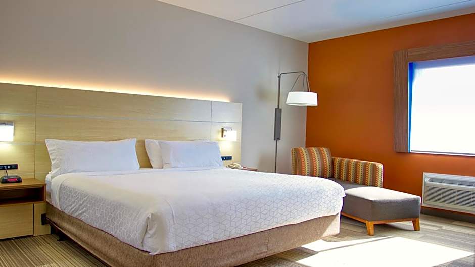 Holiday Inn Express Hotel & Suites Byram By IHG