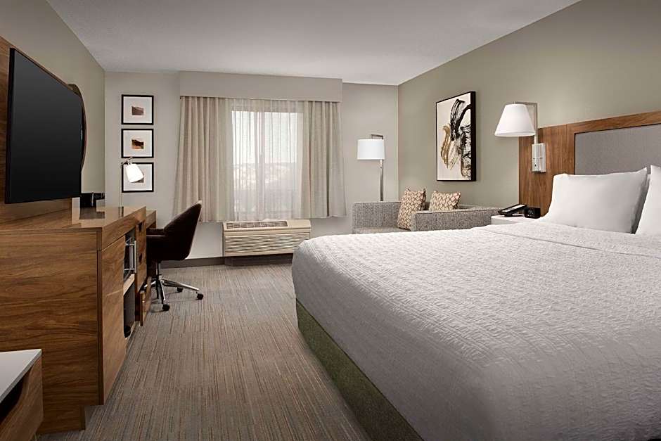 Photo 1 of 3 of 1 King Bed, Hearing Accessible