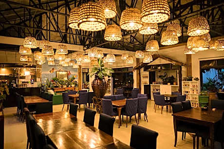 Samkara Restaurant and Garden Resort