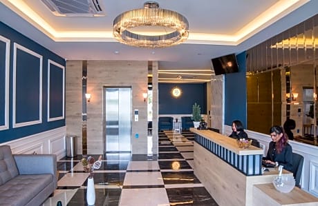 Redpine Boutique Hotel by ZUZU