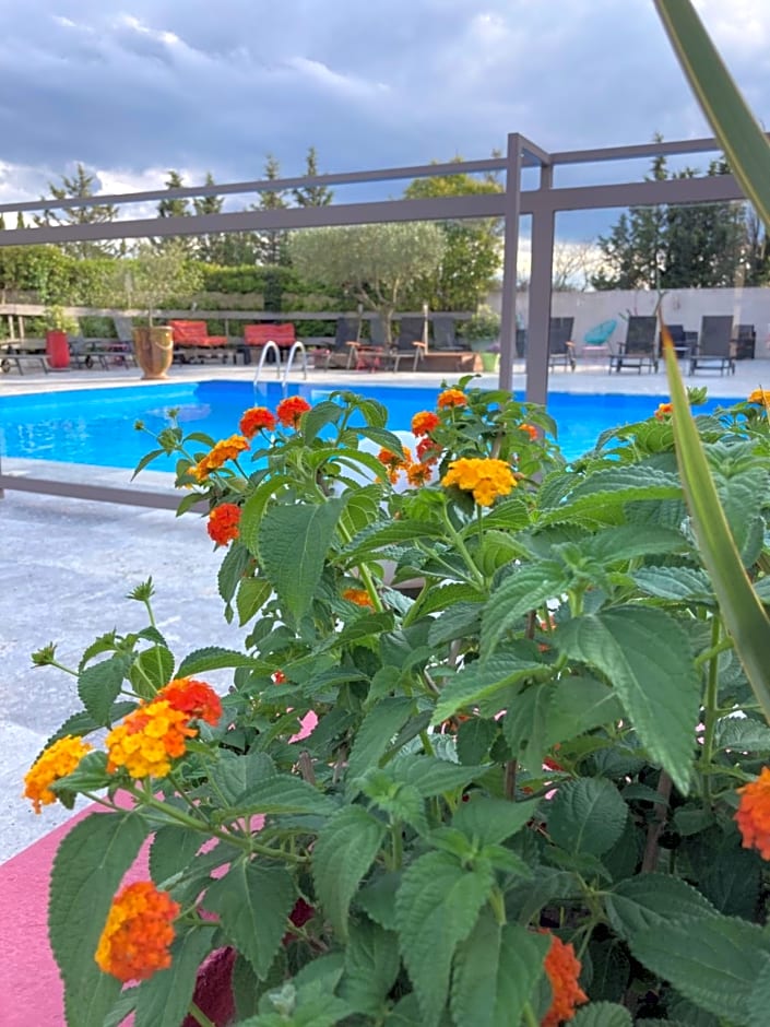 Les Aubuns Country Hotel