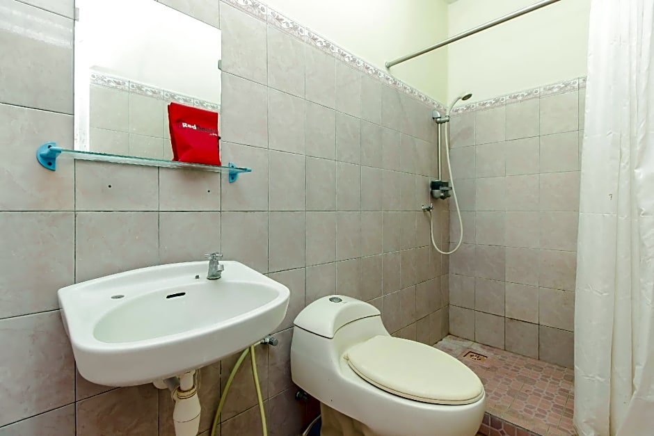 RedDoorz @ Jalan Pramuka Manado