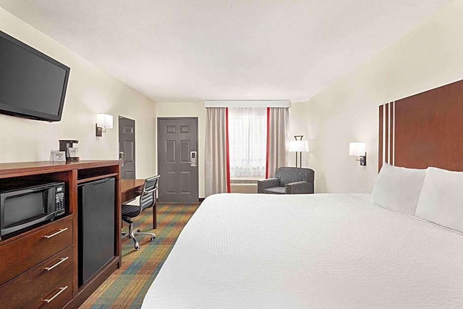 Ramada by Wyndham San Antonio Near SeaWorld/Lackland AFB