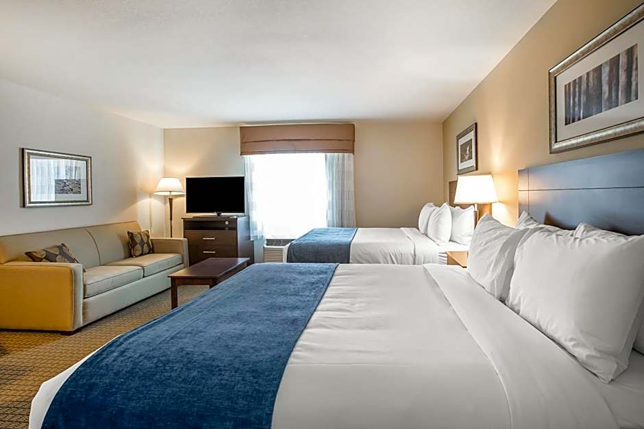 Photo 1 of 5 of 2 Queen Beds Suite