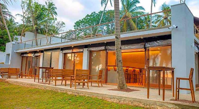 R Degrees Ambalangoda