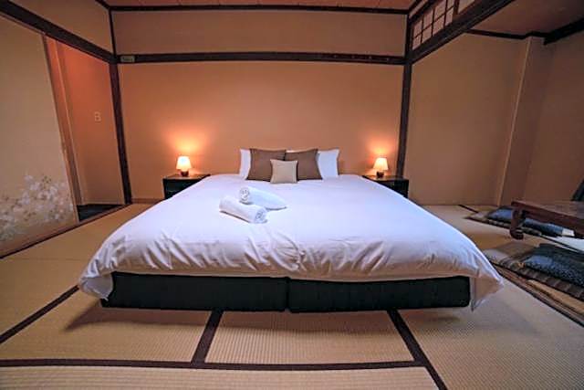 HA-MON Slope Side Hotel and Private Chalet