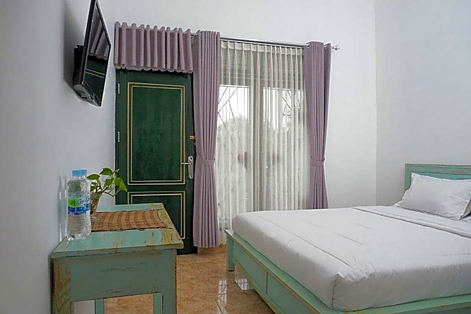 RedDoorz @ Griya Cemara Homestay Yogyakarta