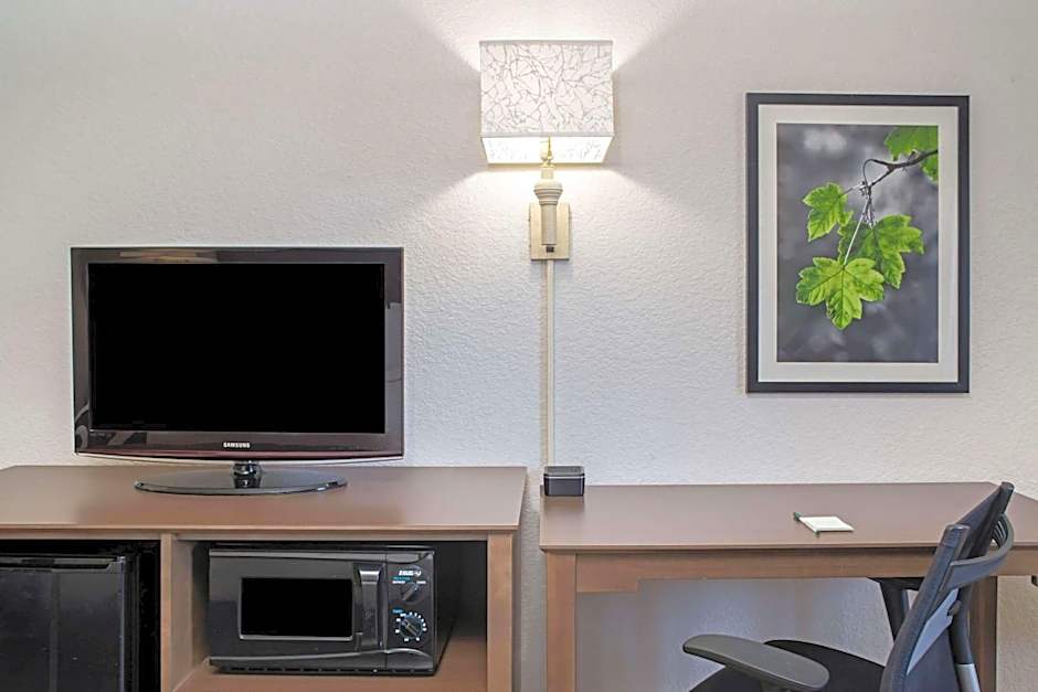 La Quinta Inn & Suites by Wyndham West Palm Beach - Florida Turn