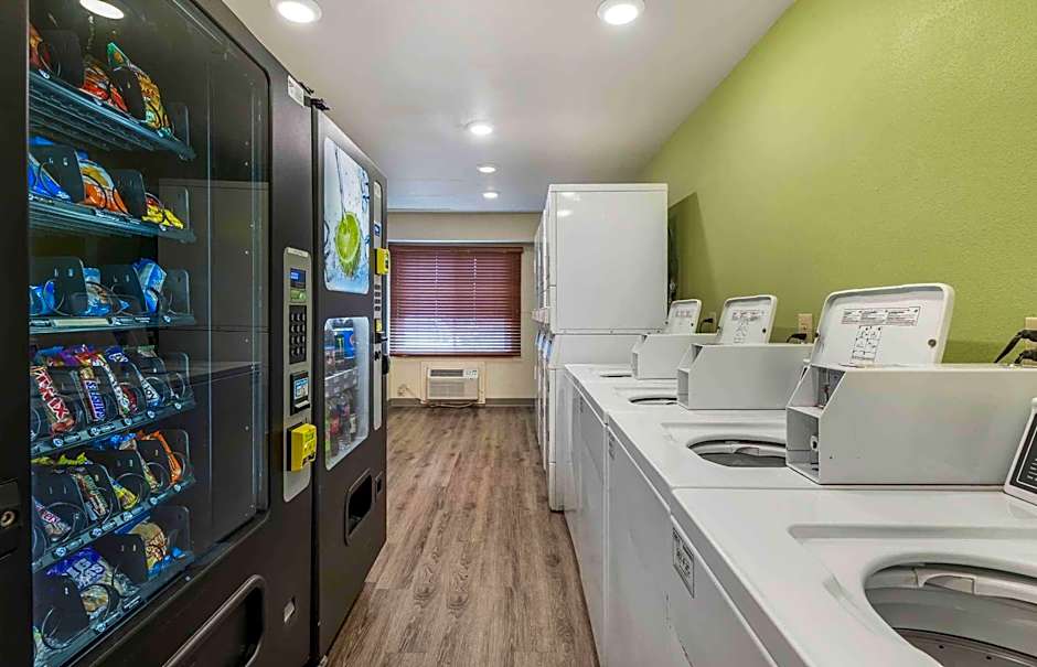 Extended Stay America Select Suites - Wichita - North