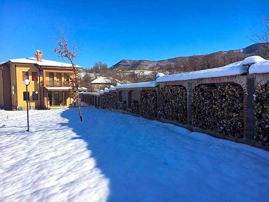 Комплекс Тянкови къщи