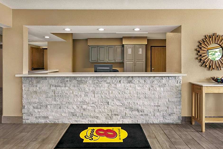 Super 8 by Wyndham Ankeny/Des Moines Area