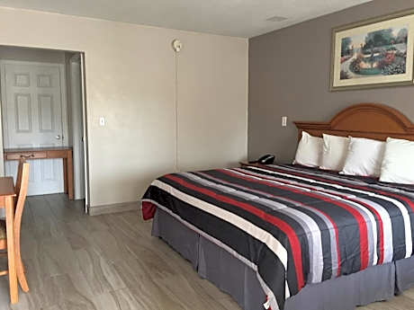 Standard King Room