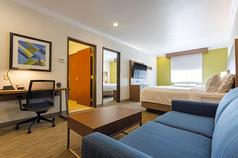 Holiday Inn Express & Suites Davis - University Area