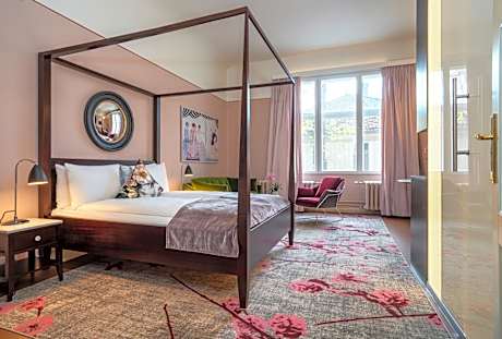 Single Studio Apartment