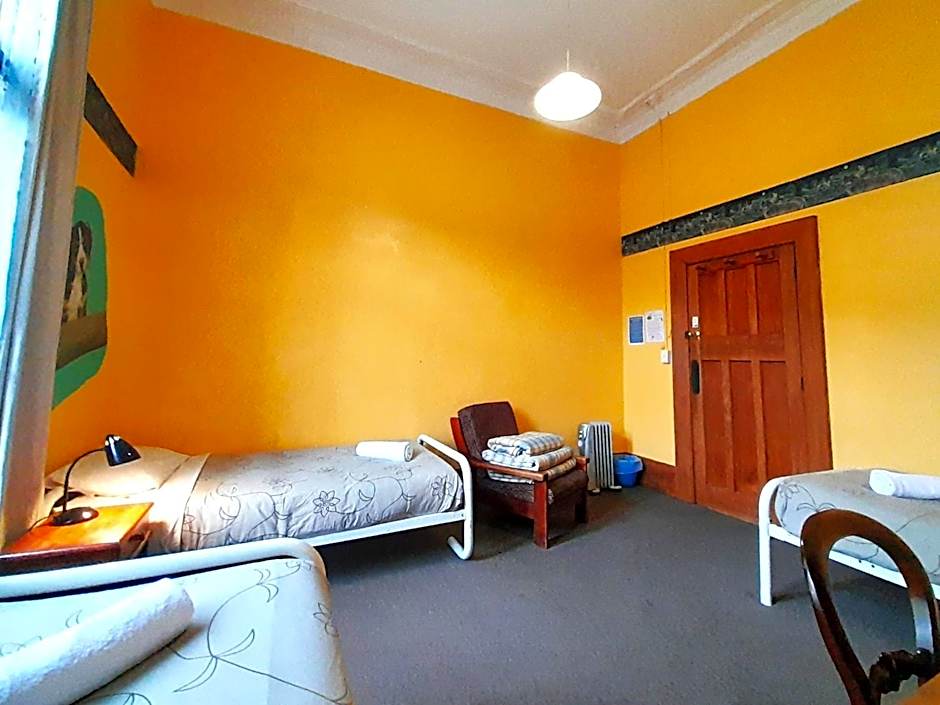 Noah's Ark Backpackers