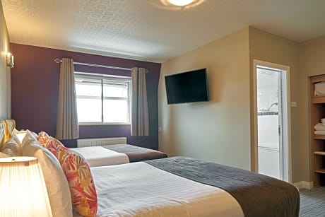 Executive Twin Room with Two Double Beds