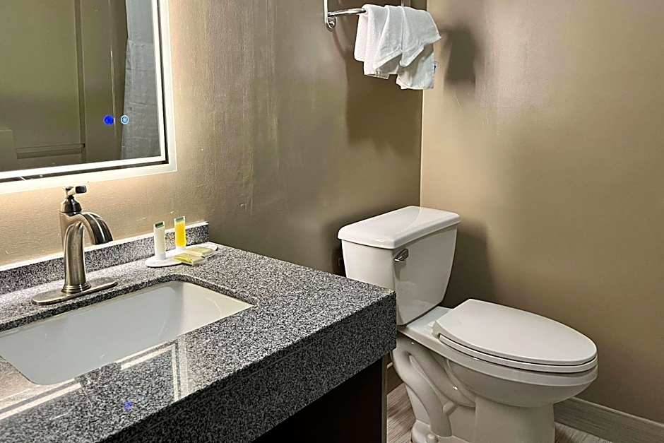 Super 8 by Wyndham Harrison OH