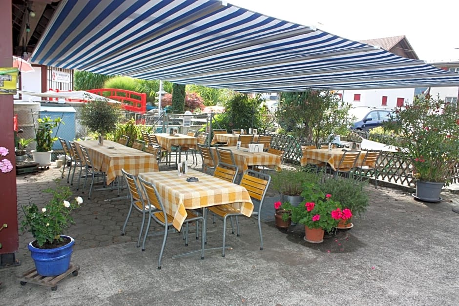 Hotel Restaurant Koi-Gartenteich