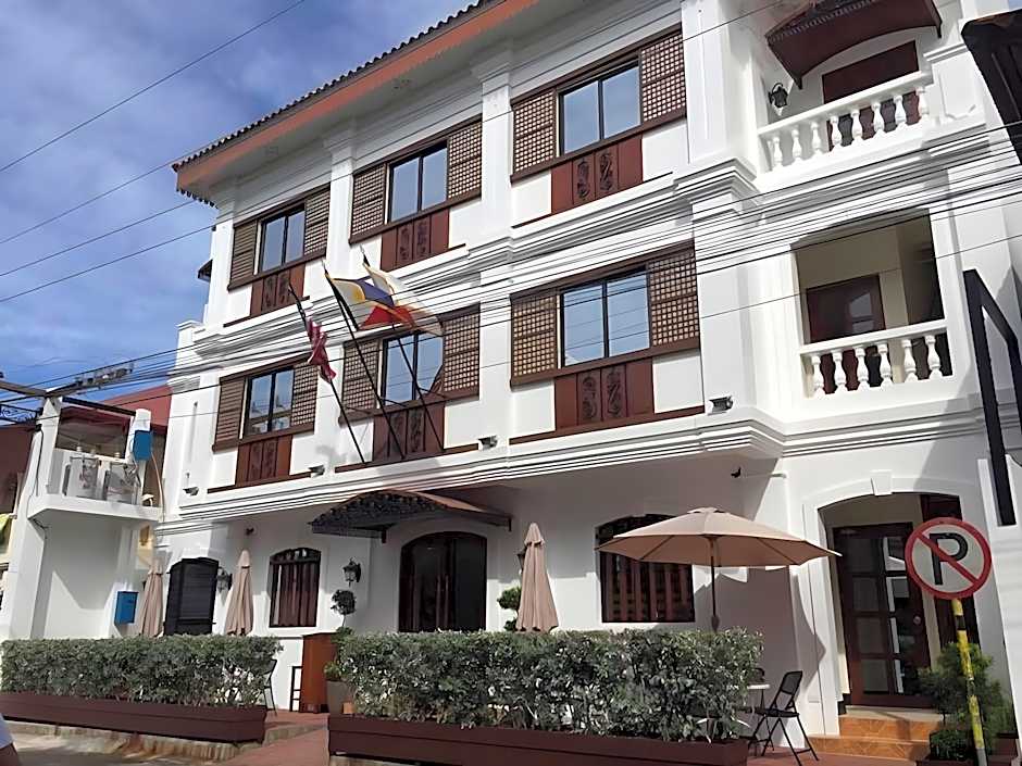 West Loch Park Hotel Vigan