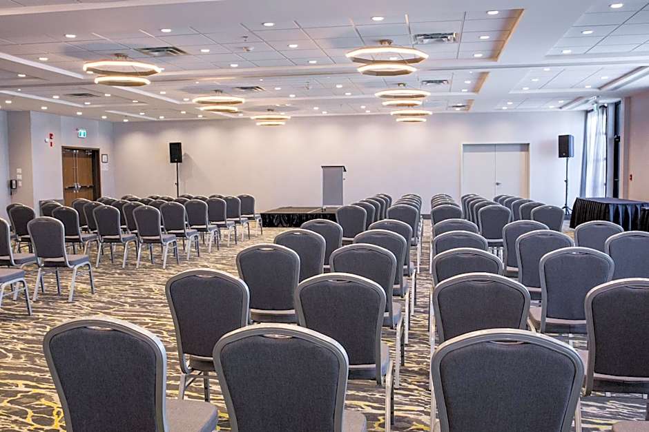 Holiday Inn Hotel & Suites Calgary South - Conference Ctr By IHG