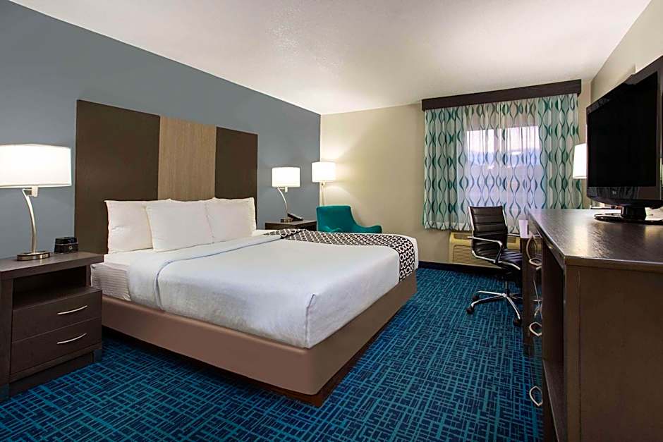 La Quinta Inn & Suites by Wyndham Peru Starved Rock St Park 