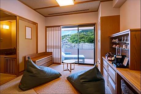 Premier Twin Room A - Non-Smoking