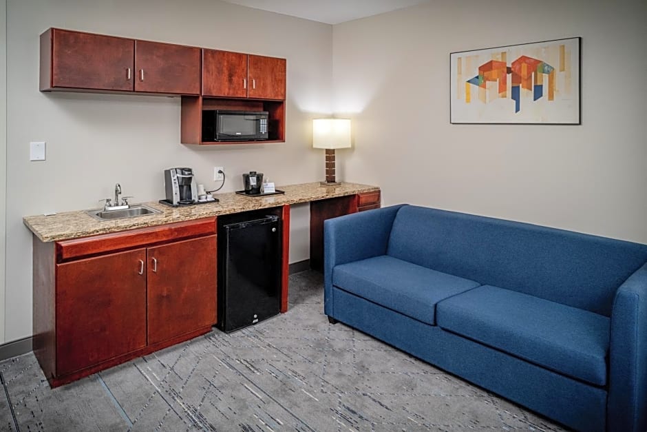 Holiday Inn Express & Suites Cross Lanes By IHG