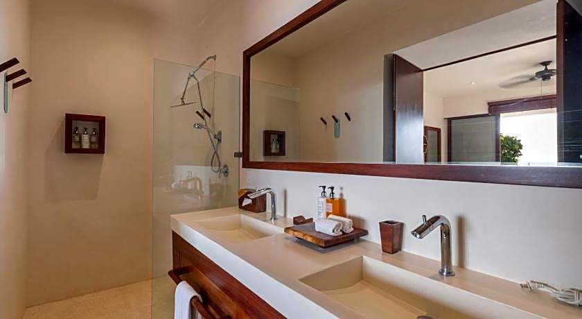 Marea Beachfront Villas