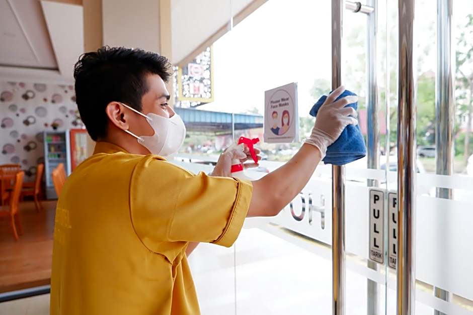 Blitz Hotel Batam Centre