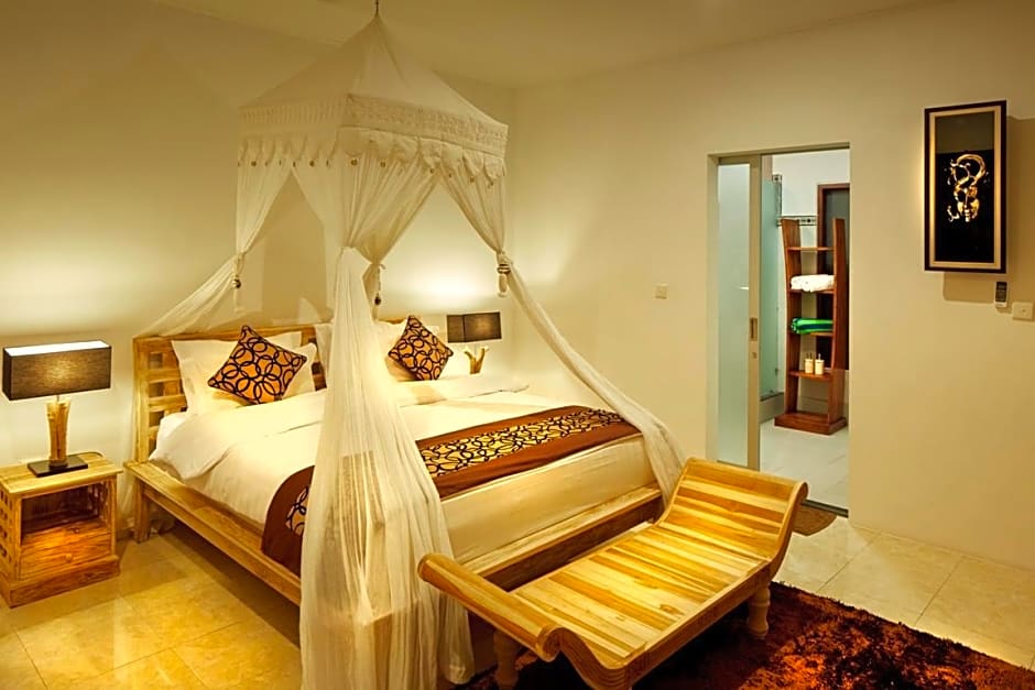 50meter from the beach, 2BD Villa#1Seminyak/Oberoi