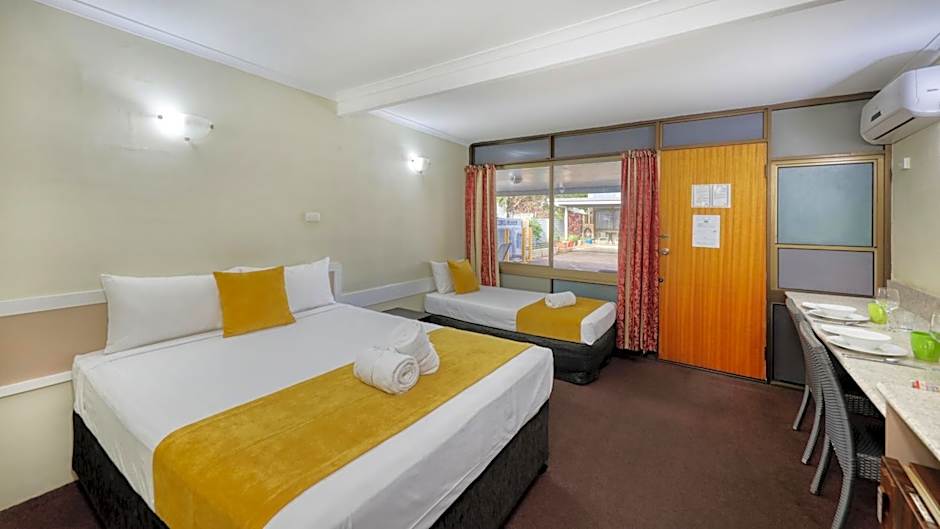 Biloela Centre Motel & Grevillea Steakhouse & Bar