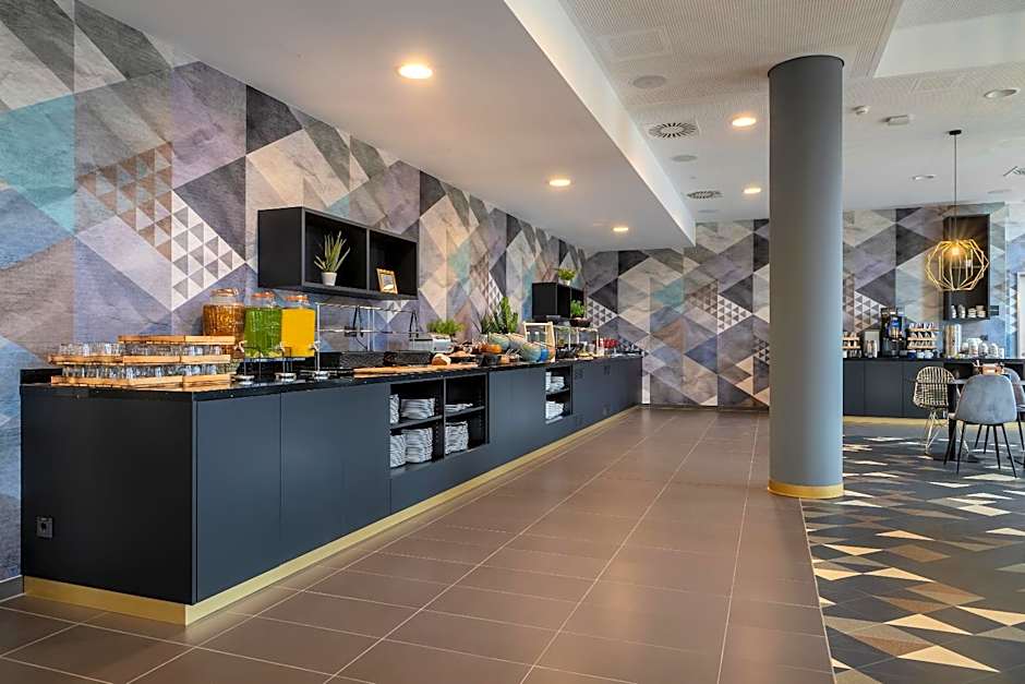 Holiday Inn - the niu, Ridge Halle Central Station By IHG