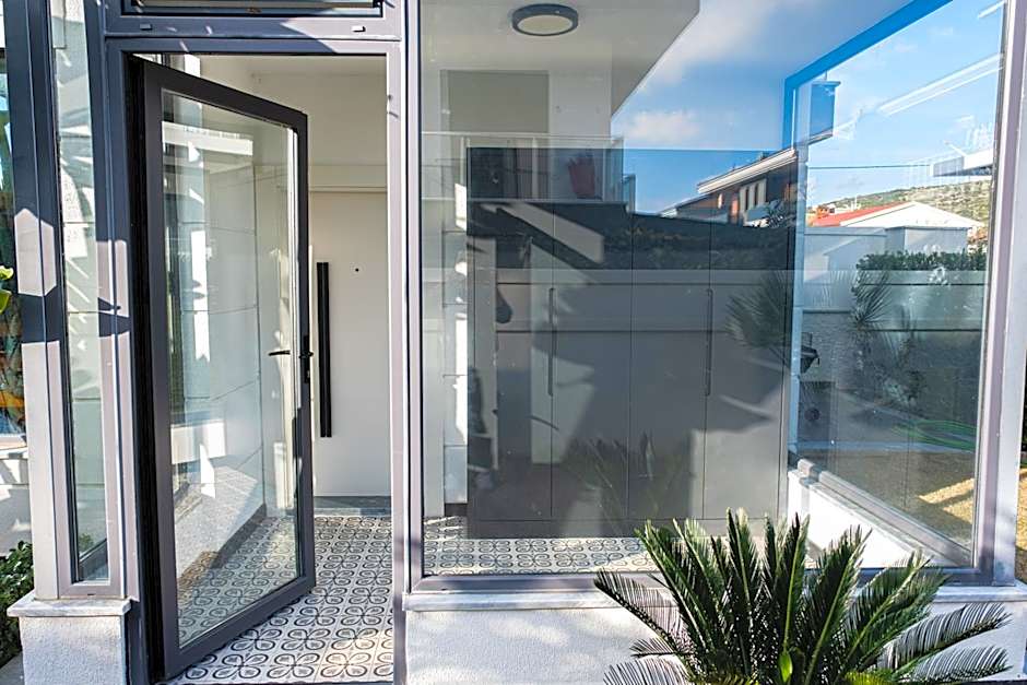 Çeşme lüks huzurlu yeni villa