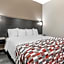 Red Roof Inn Hutchins