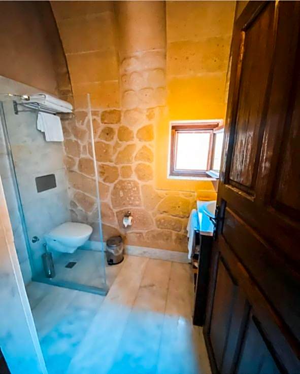 Elaa Cave Hotel