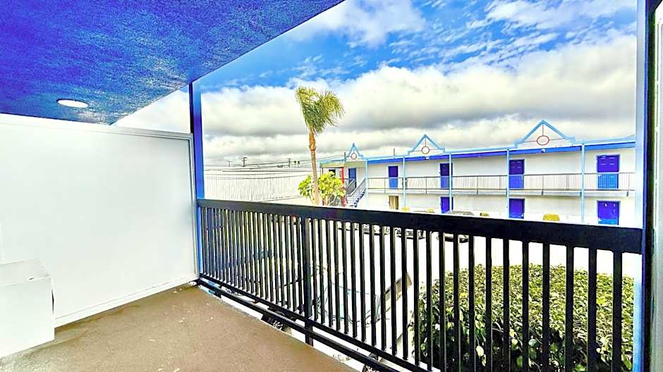 Days Inn by Wyndham Los Angeles LAX Airport/Stadium Area