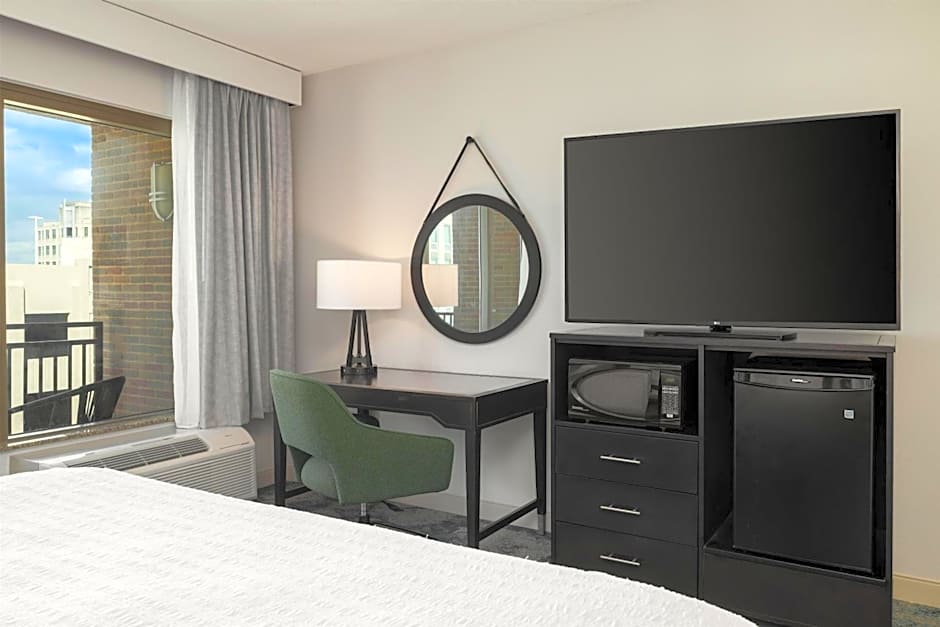 Hampton Inn By Hilton And Suites Baton Rouge