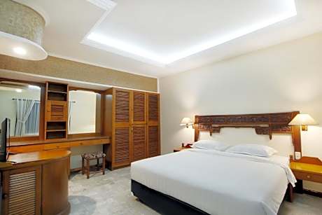 Double Room with Pool View