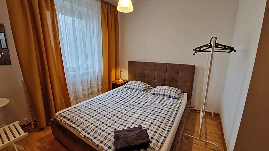 Niebieski Meander Pokoje blisko metra