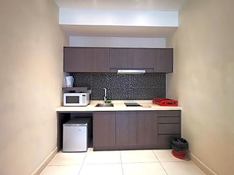 Two-Bedroom Ocean View Apartment