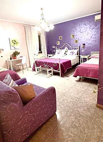 Quadruple Room with Private Bathroom