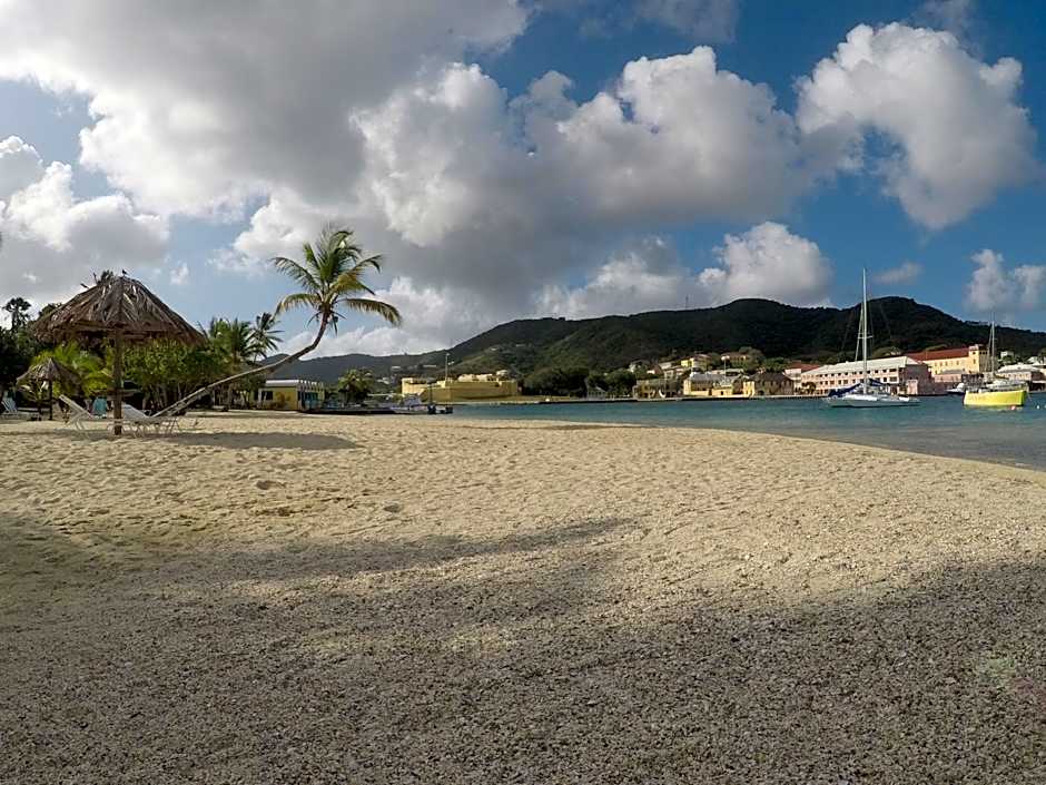 Hotel On The Cay