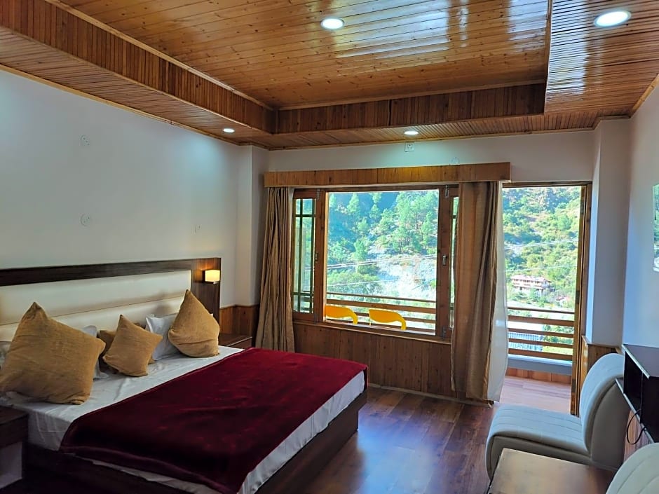 Tirthan Villa and Resort