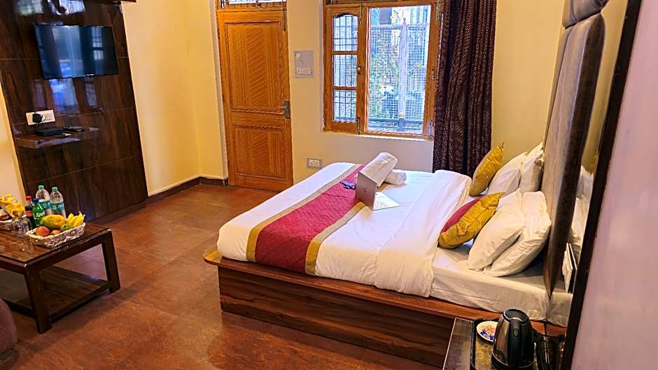 Hotel Twilight Banikhet Dalhousie