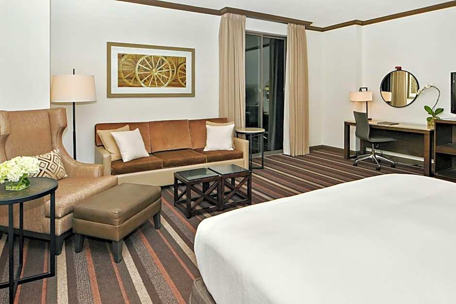 Photo 1 of 7 of Premier 1 King Bed